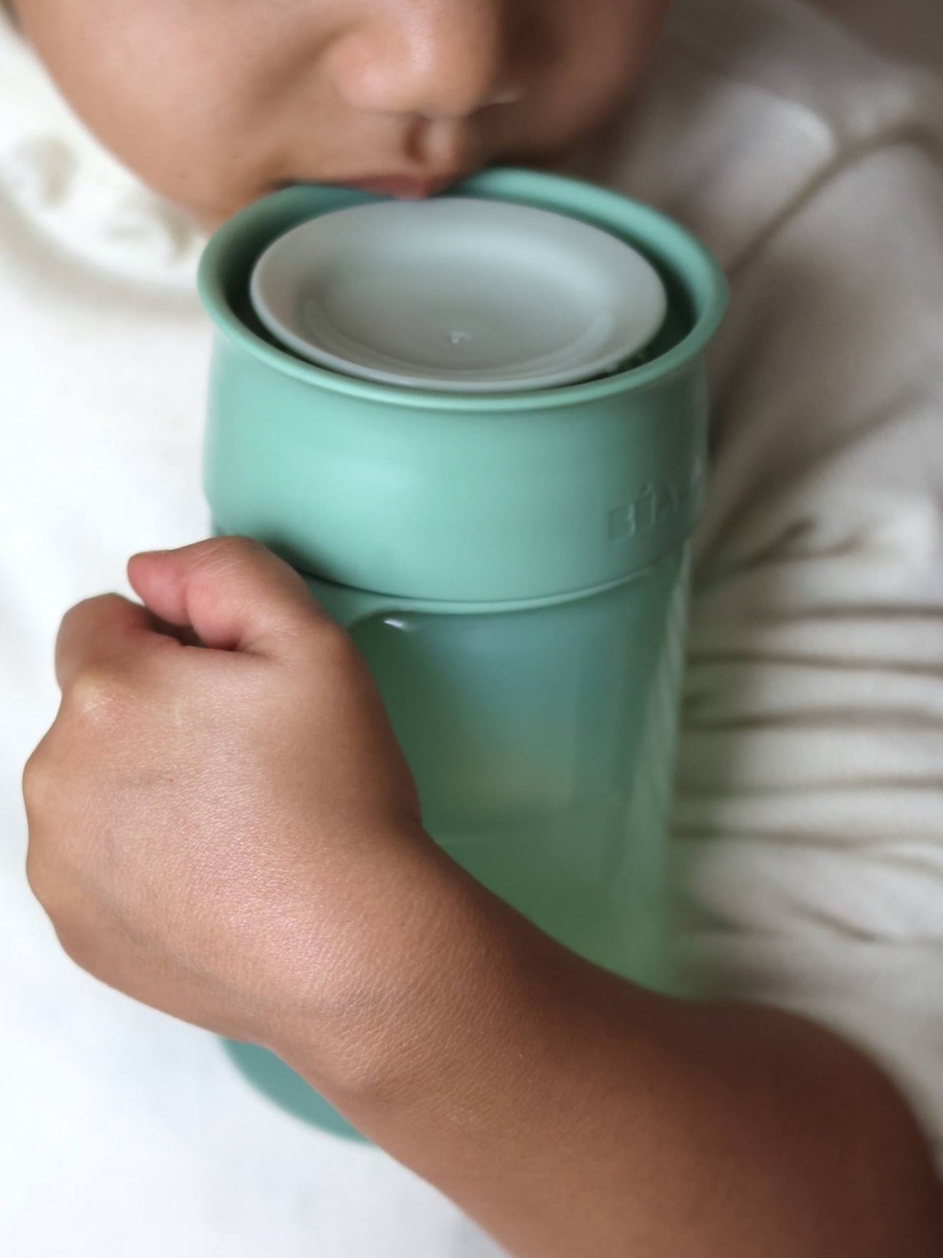 Tasse d'apprentissage 360° vert sauge (Béaba) - Image 2