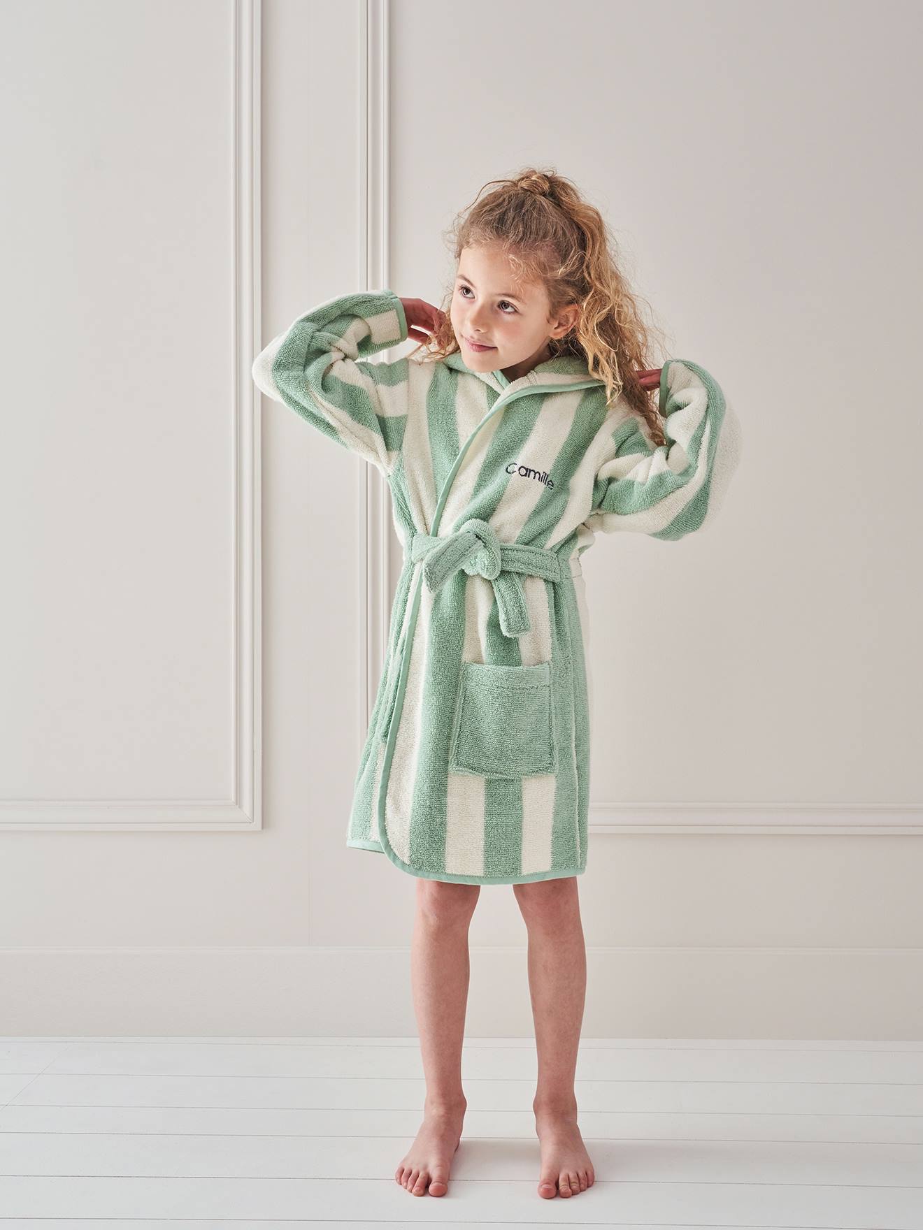 Peignoir de bain Enfant rayures TRANSAT capsule famille personnalisable, avec coton recyclé rayé vert