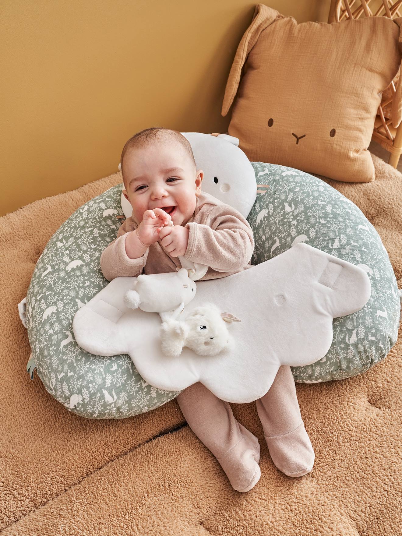 Coussin bébé des découvertes dans les bois