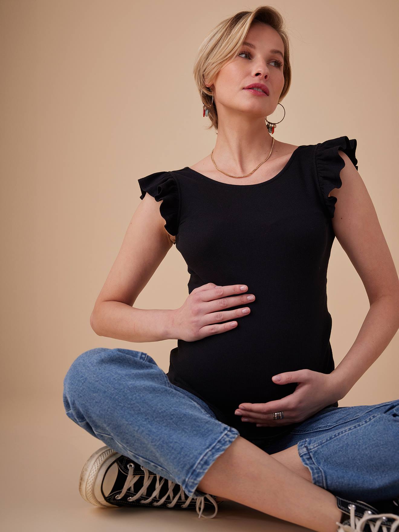 Tee-shirt grossesse en côtes ENVIE DE FRAISE manches courtes volantées noir