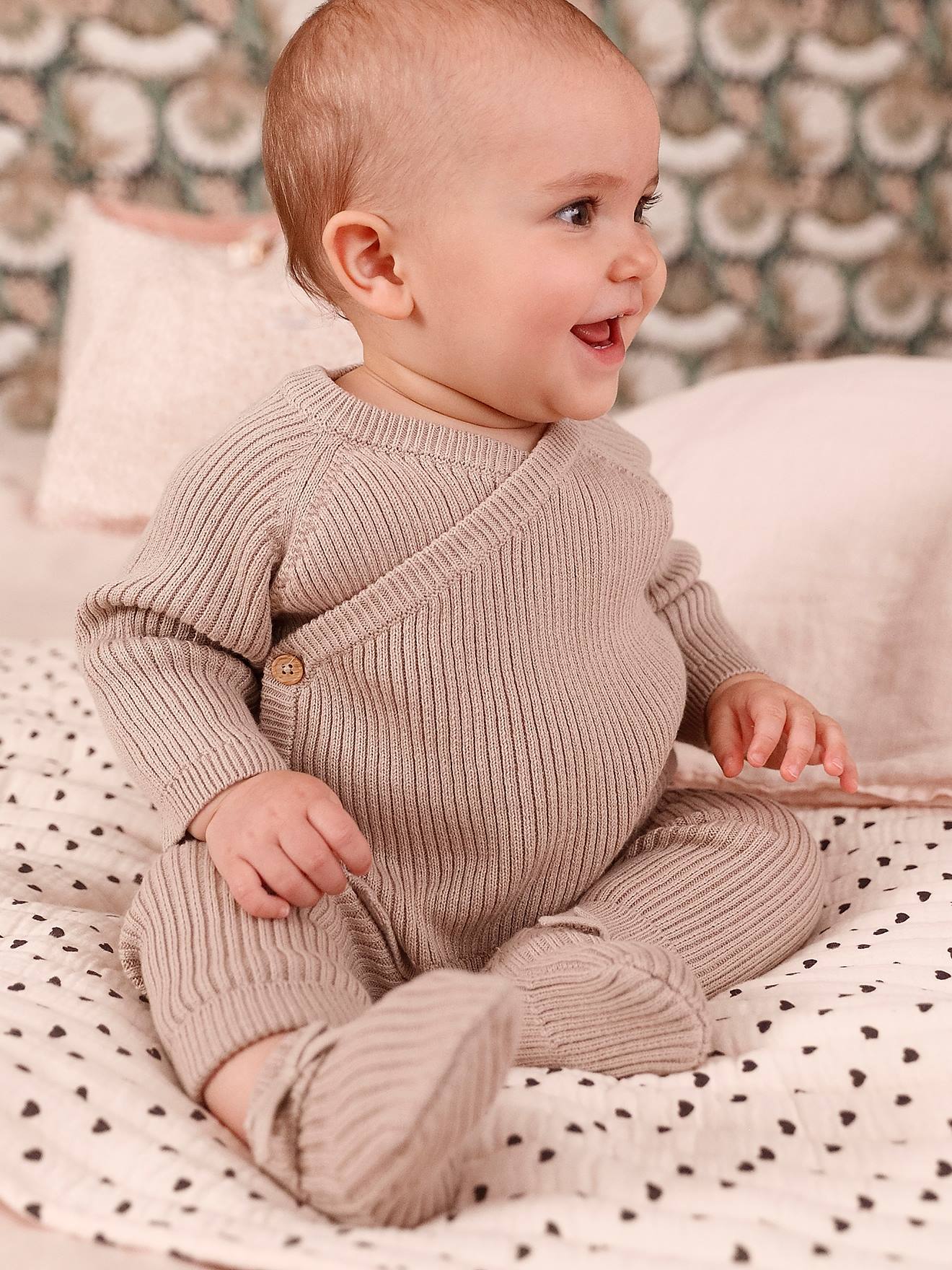 Cardigan brassière en tricot bébé beige