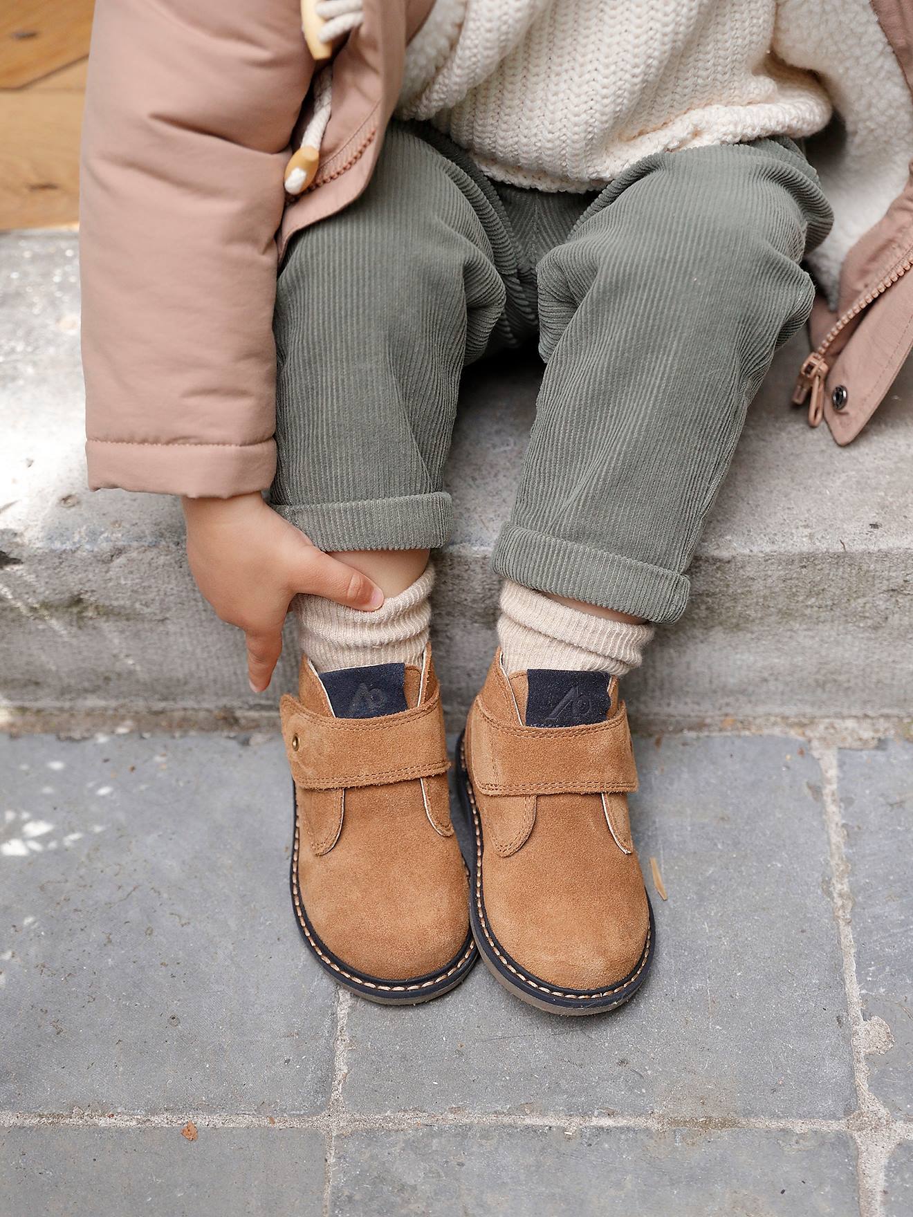Boots en cuir scratchées bébé camel