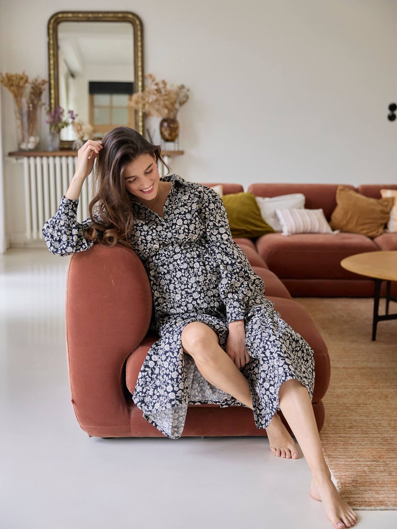 Robe longue boutonnée motifs fleurs grossesse et allaitement noir