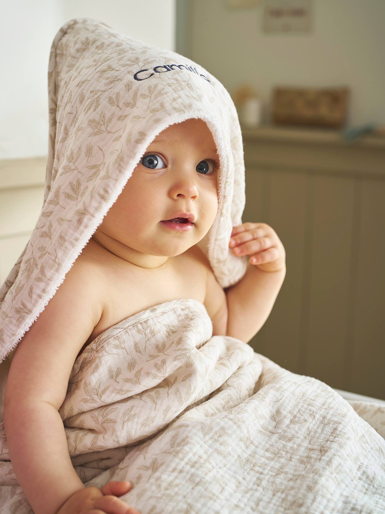 Cape de bain gaze de coton personnalisable + gant de toilette HYGGE beige imprimé