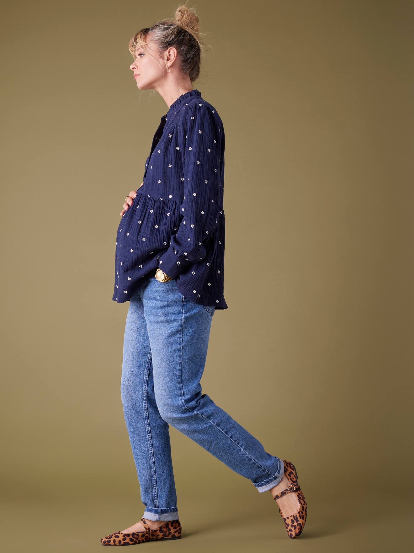 Blouse grossesse et allaitement gaze coton fleurs brodées marine