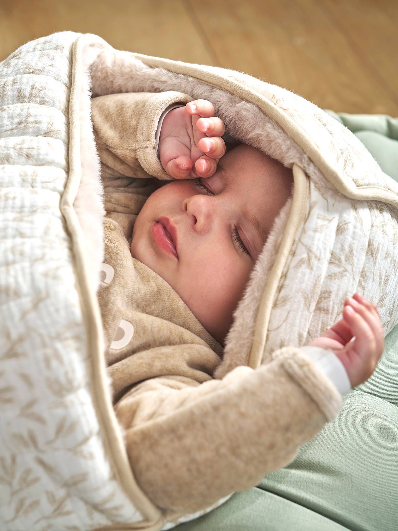 Nid d'ange en gaze de coton et fausse fourrure hygge (Vertbaudet) - Image 2