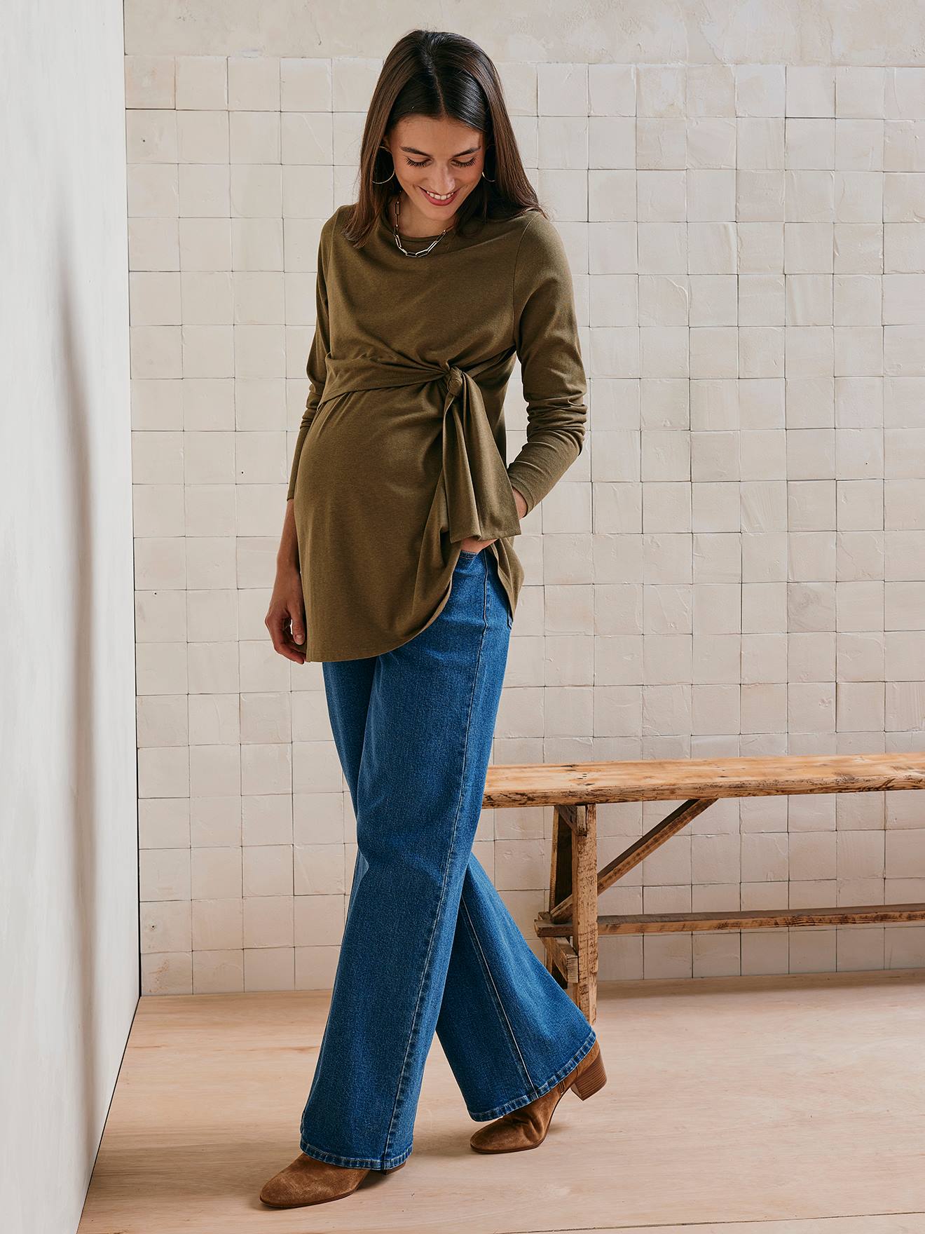 Tee-shirt long à noeud grossesse et allaitement olive