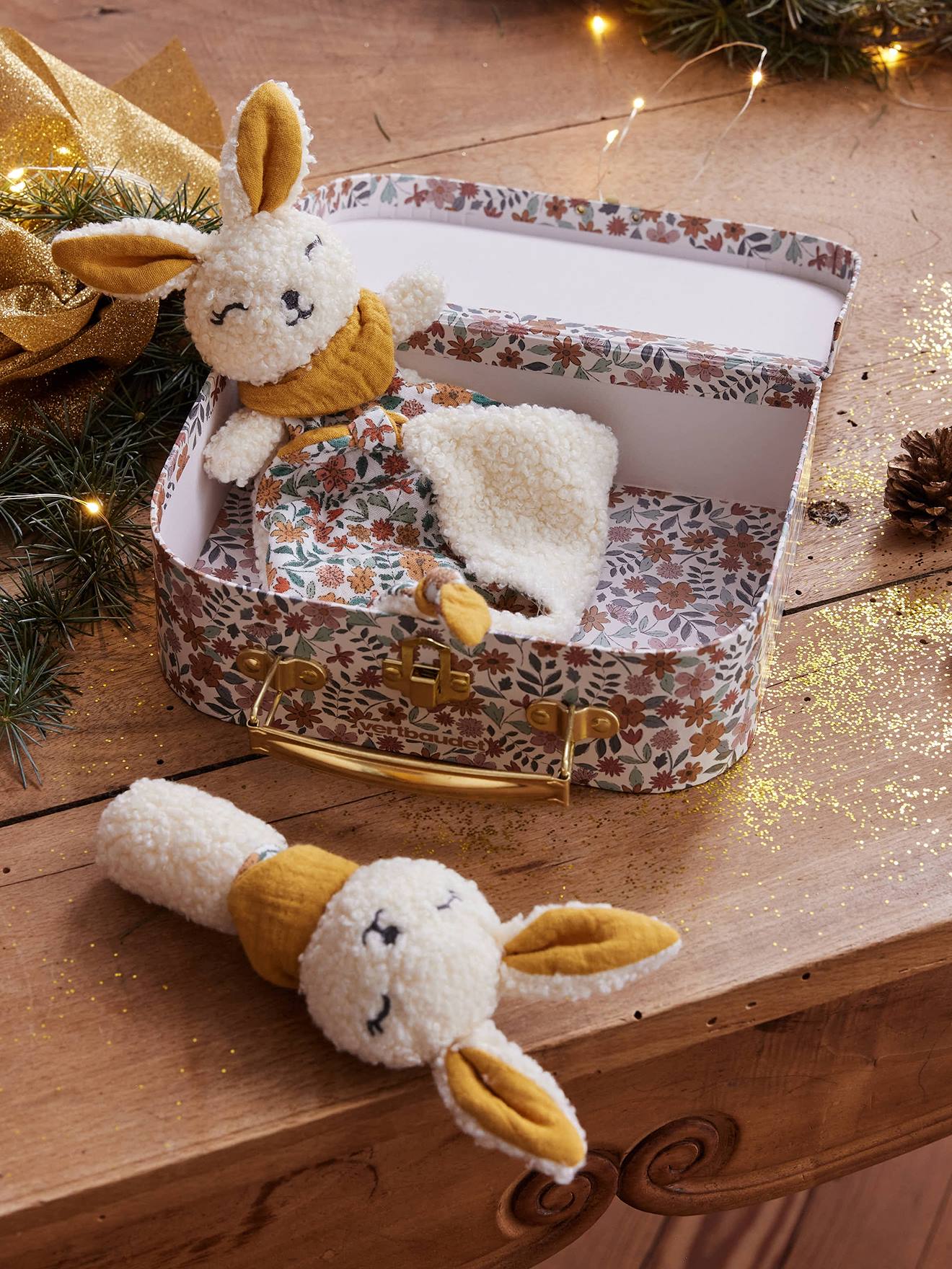 Doudou plat lapin personnalisable + hochet en mallette retro flower
