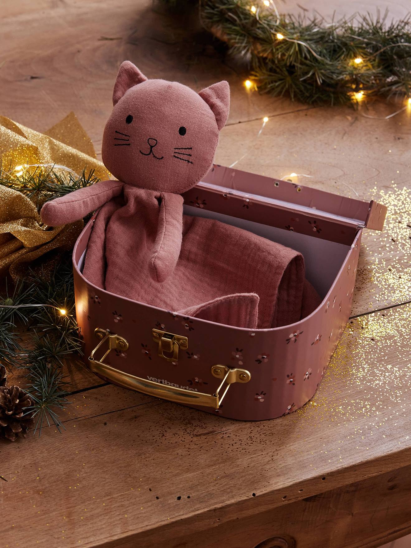 Doudou en gaze de coton personnalisable et sa valisette rose