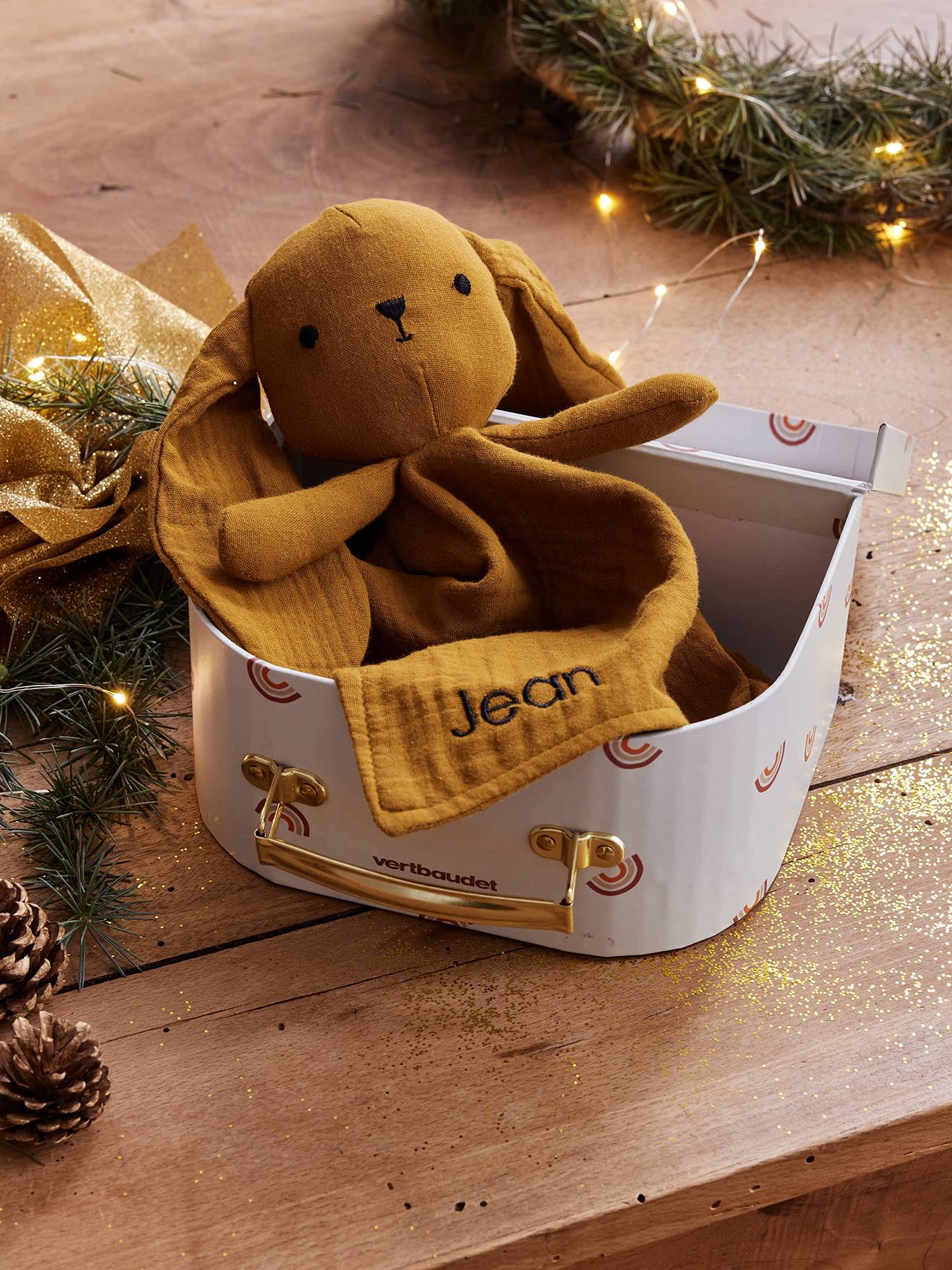 Doudou en gaze de coton personnalisable et sa valisette ocre