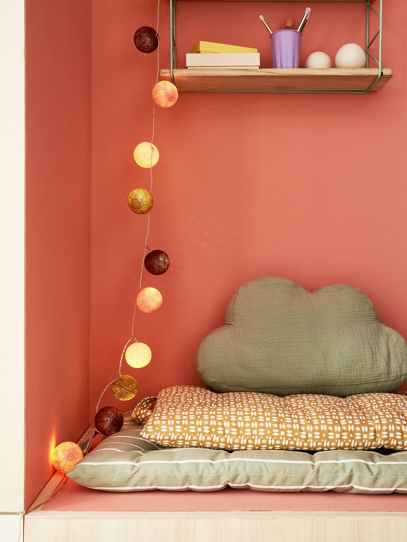 Guirlande boules lumineuse avec interrupteur rose