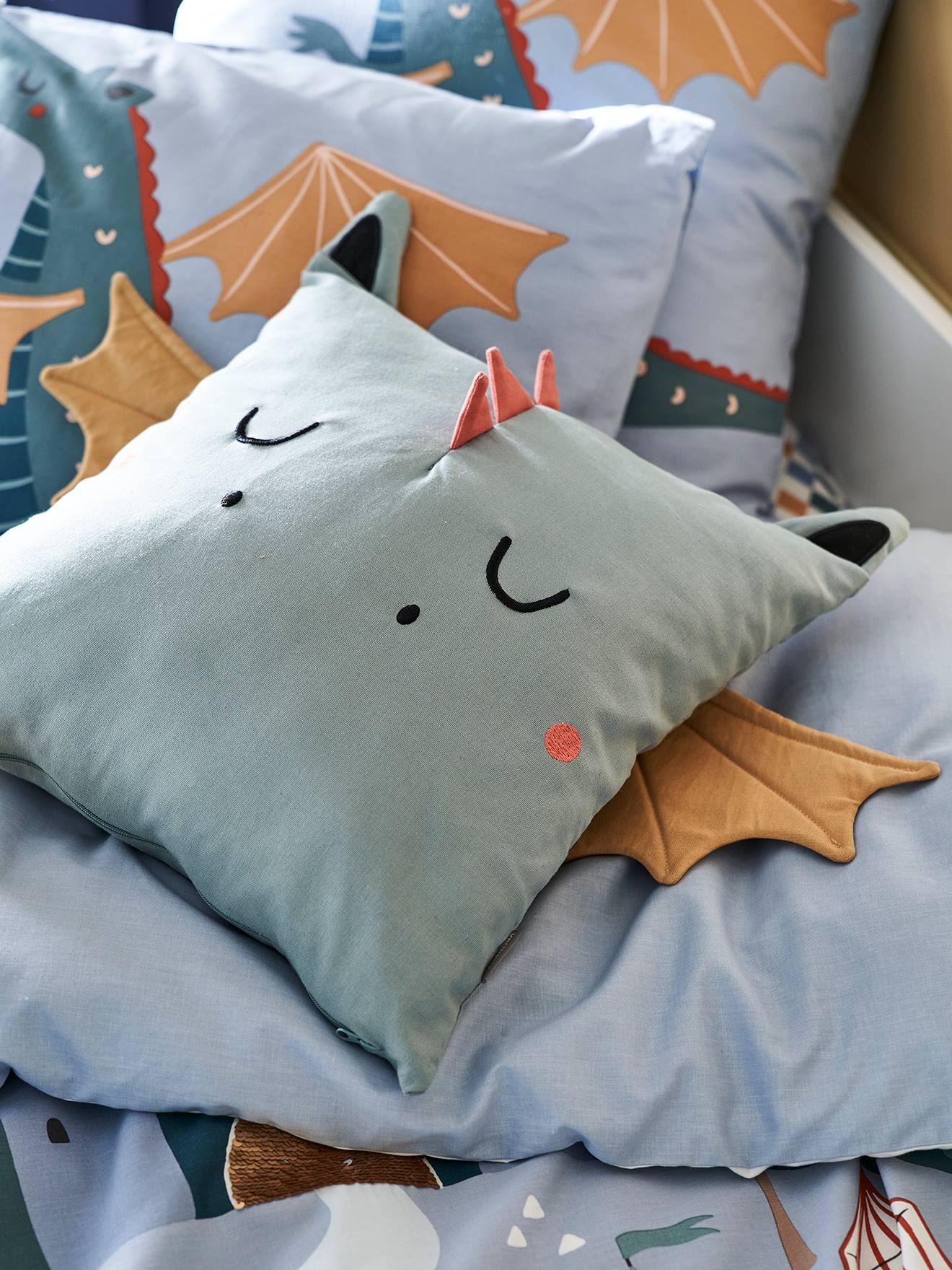 Coussin carré dragon personnalisable gris vert (Vertbaudet) - Image 1