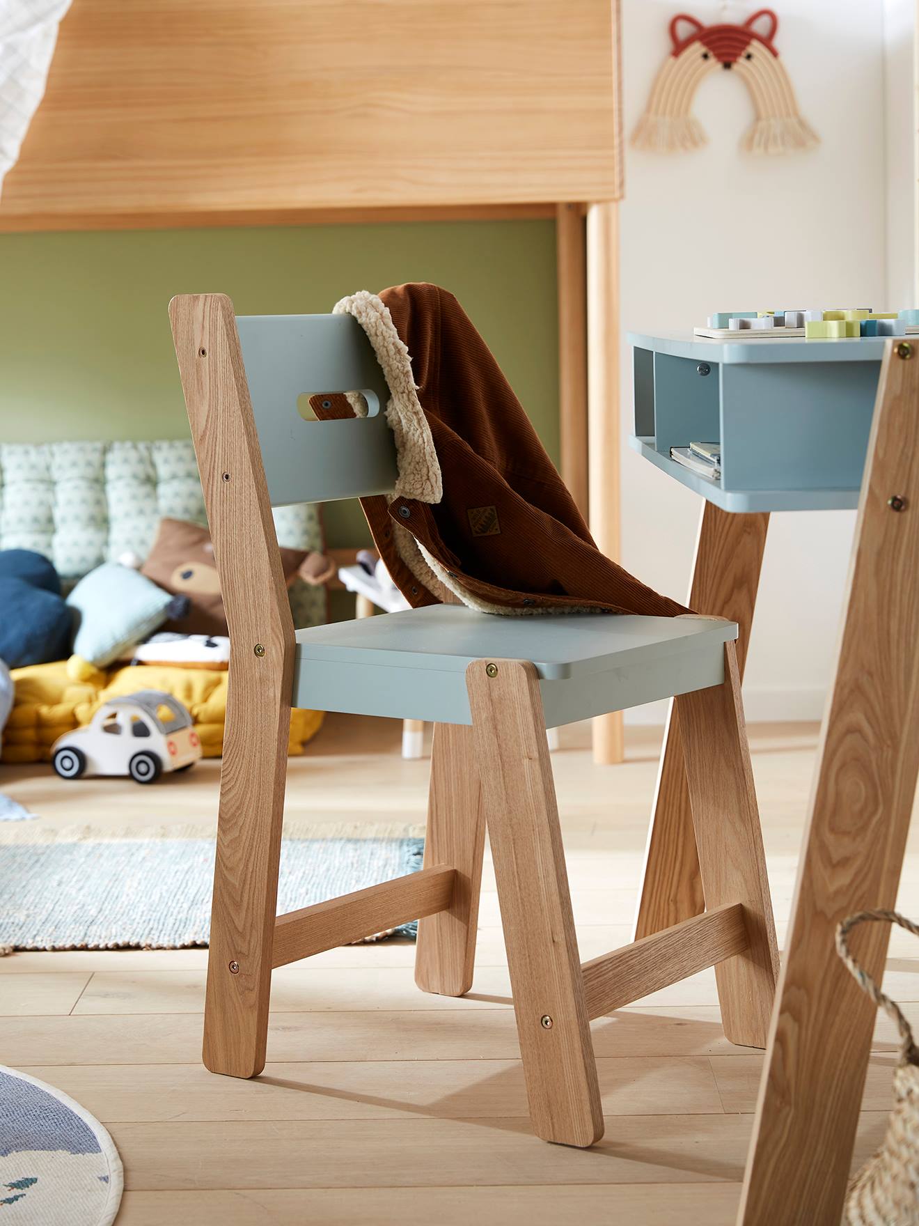 Chaise enfant, assise H 45 cm LIGNE ARCHITEKT vert/bois