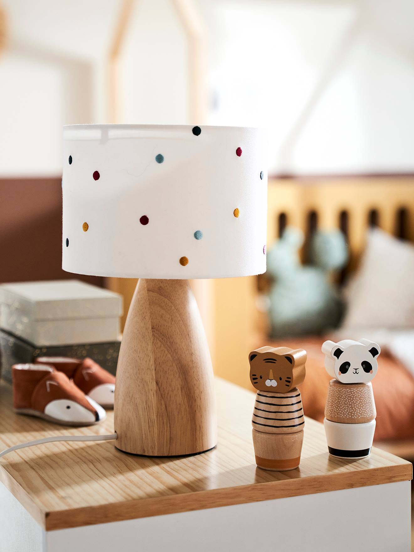 Lampe de chevet pois brodés beige / multicolore (Vertbaudet) - Couverture