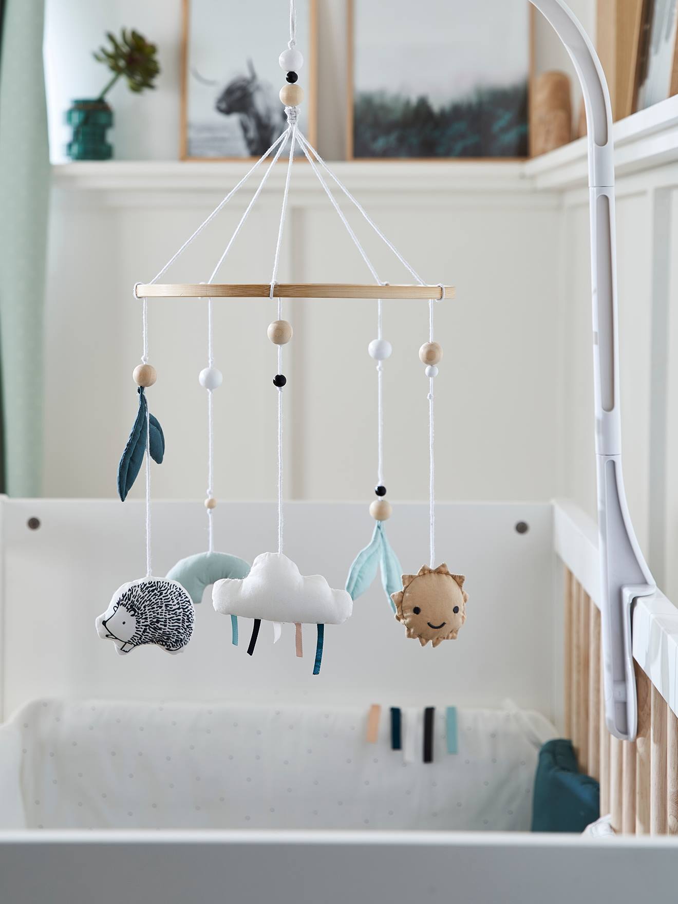 Mobile musical LOVELY NATURE avec jouets en coton bio* vert