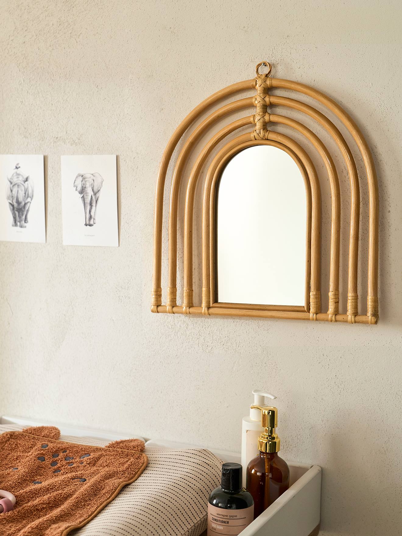 Miroir arc-en-ciel en rotin