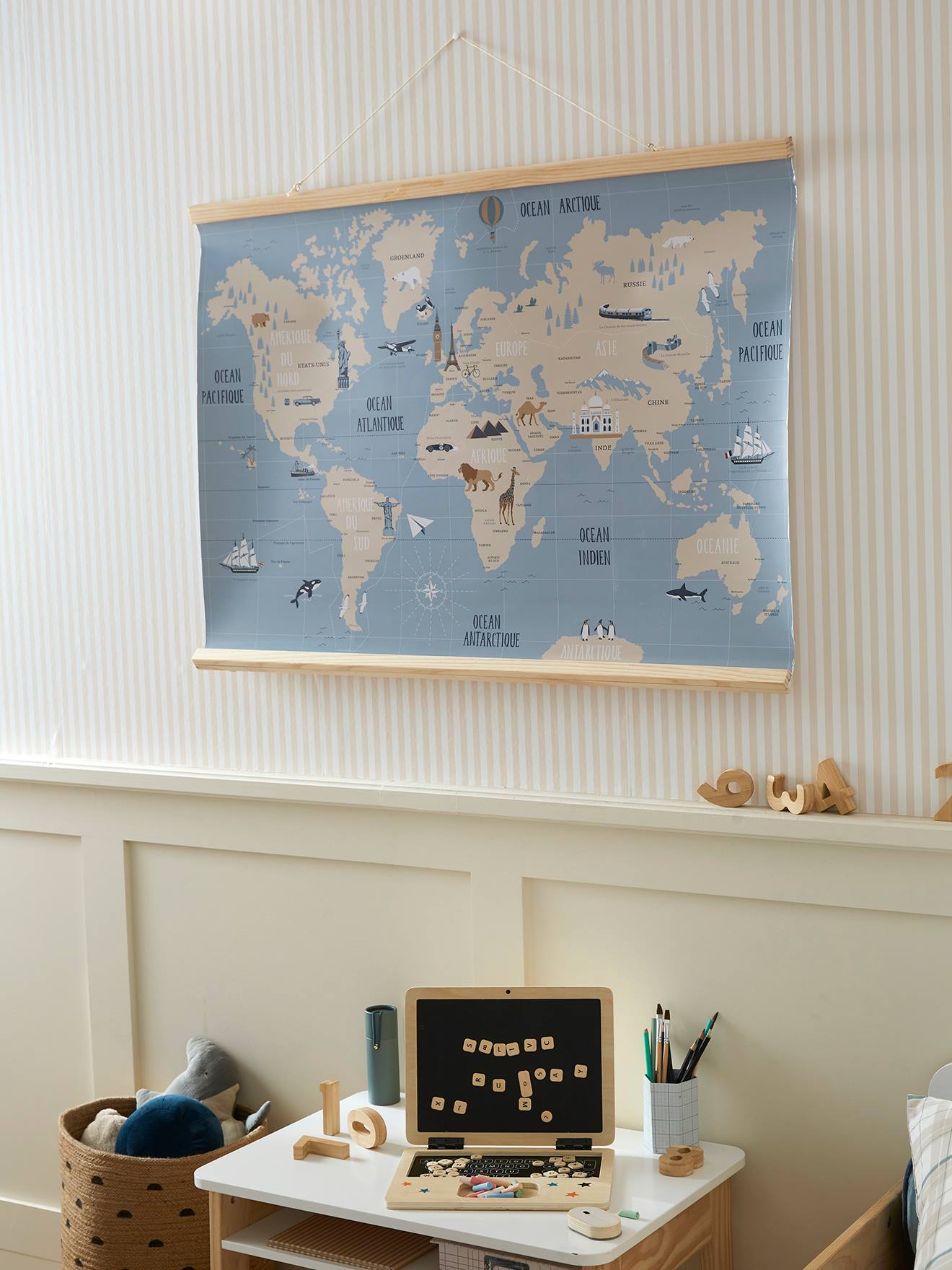 Vertbaudet - Carte du Monde mappemonde murale papier bleu