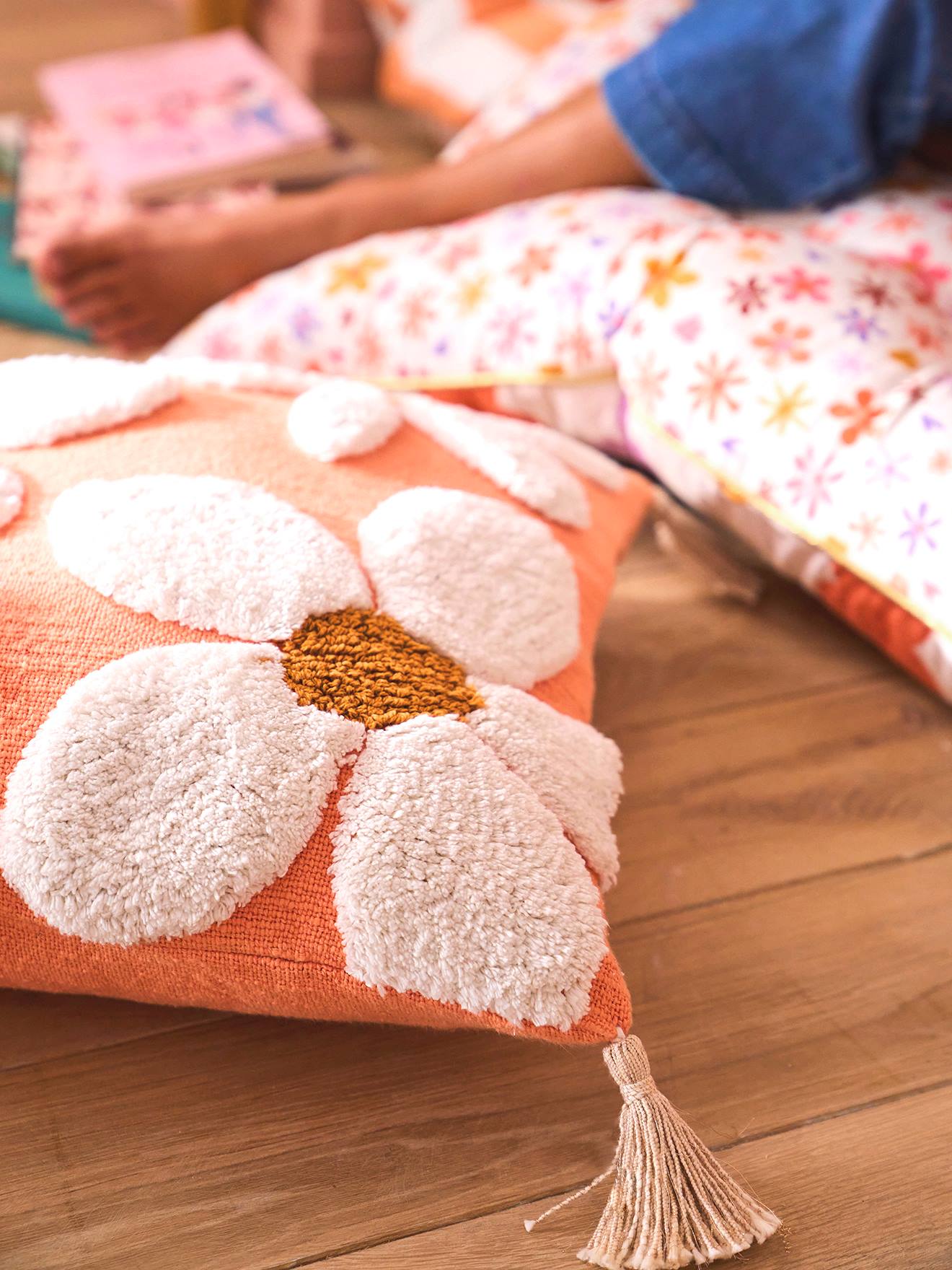 Coussin carré fleurs à pompons (Vertbaudet) - Image 2