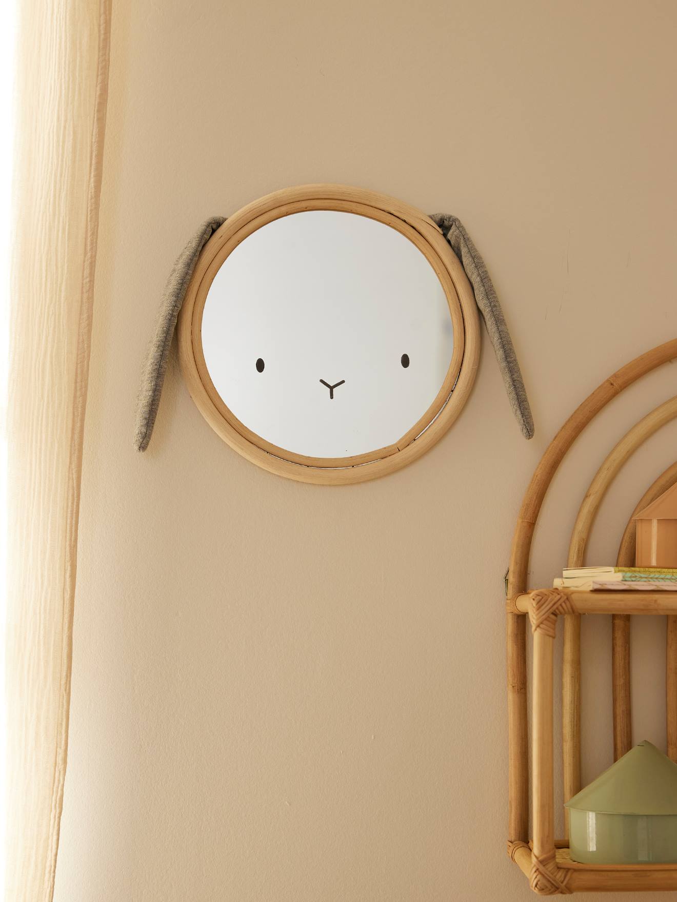 Miroir Lapin tissu et rotin gris chiné