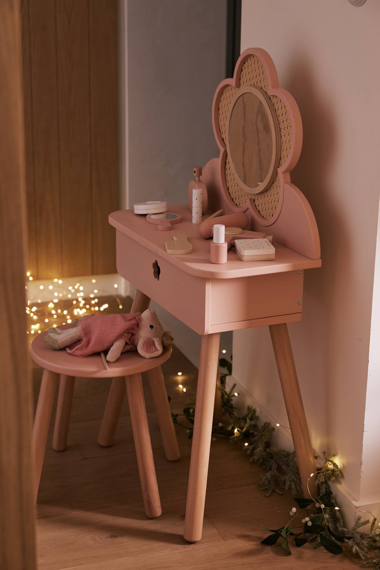 Vertbaudet - Coiffeuse cannage + accessoires en bois FSC® rose