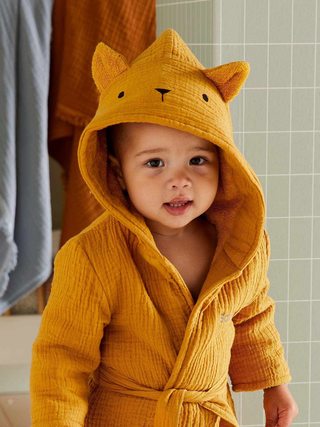 Peignoir bébé animal en gaze de coton bio* personnalisable ocre