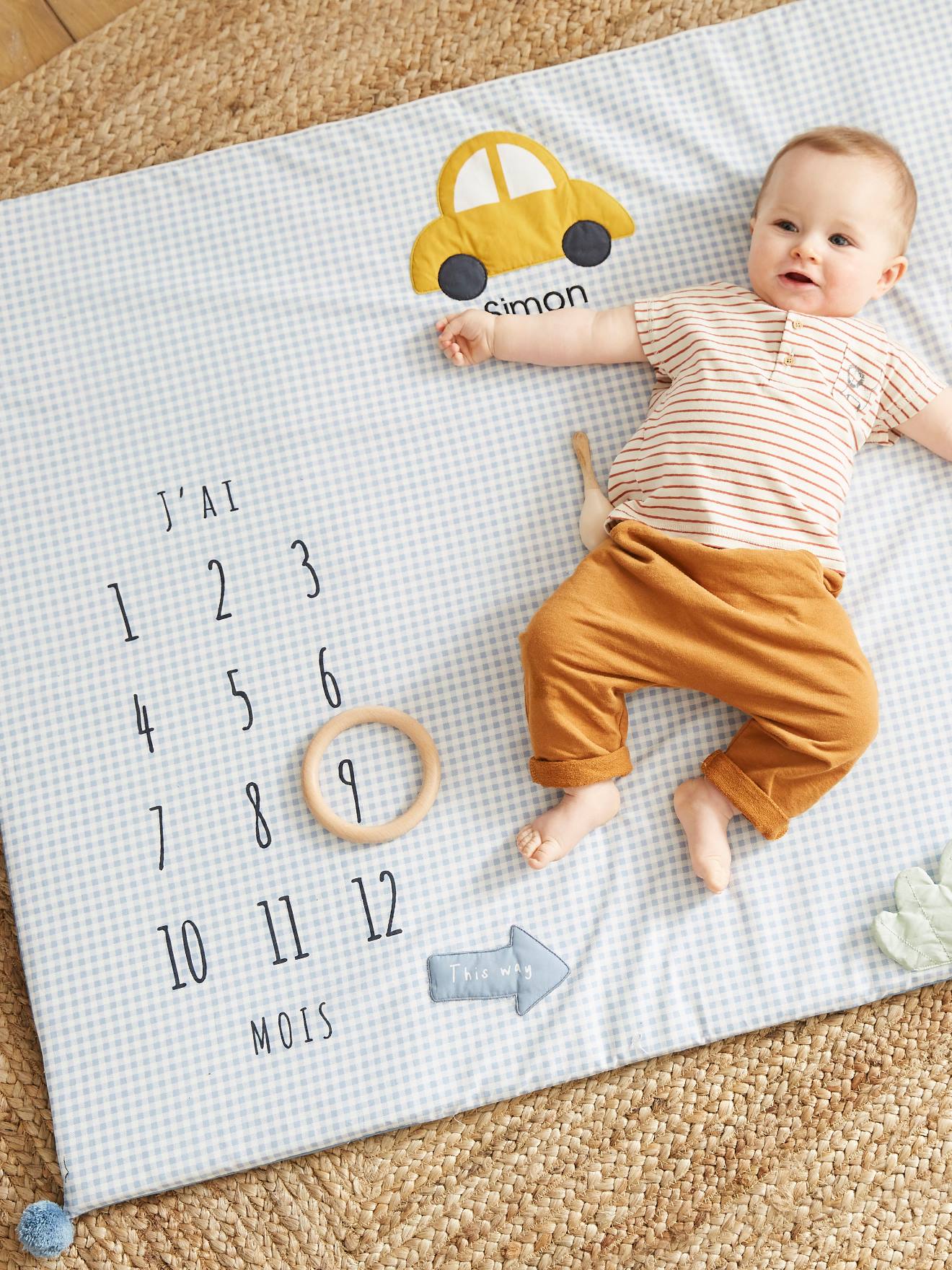 Tapis photo bébé personnalisable en gaze de coton EN VOITURE SIMON ! bleu