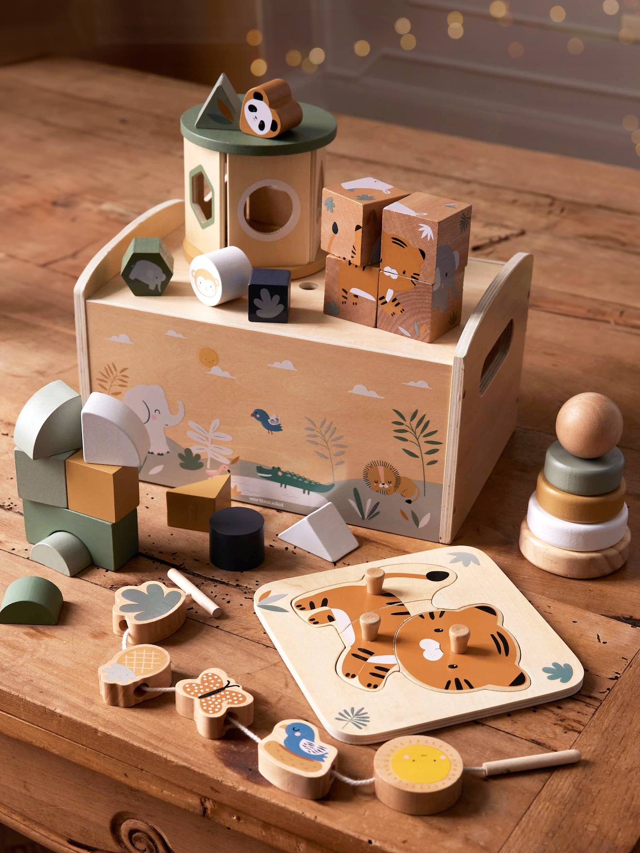 Coffret multi-activités TANZANIE en bois FSC® vert (Vertbaudet) - Image 1