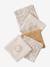 Coffret cadeau naissance 8 pièces : 1 hochet, 1 tapis à langer nomade, 5 lingettes, 1 pochette Babylone+Bayou+blanc imprimé 8 - vertbaudet enfant 