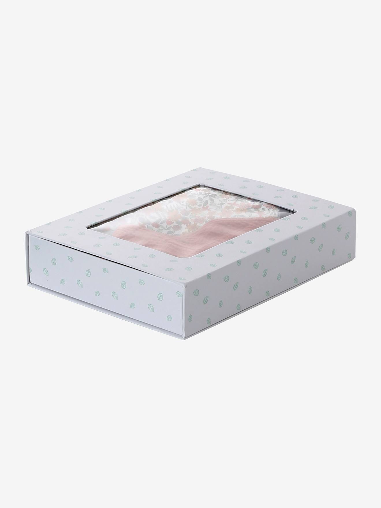 Coffret cadeau naissance 4 pièces : 2 bavoirs + 1 lange + 1 protège-carnet lot rose (Vertbaudet) - Image 1