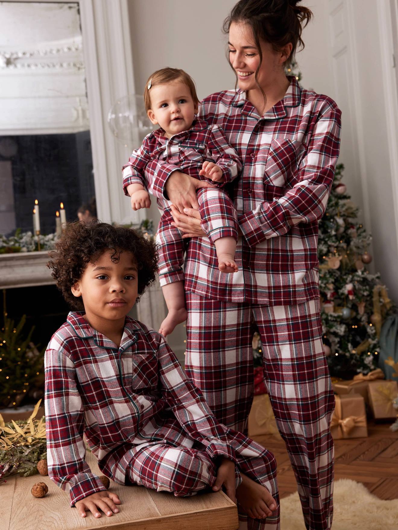 Lot De 2 Pyjamas Bébé Garçon En Velours – 1 Uni Avec Poches Animaux, 1 Rayé, 75% Coton, 25% Polyester Recyclé