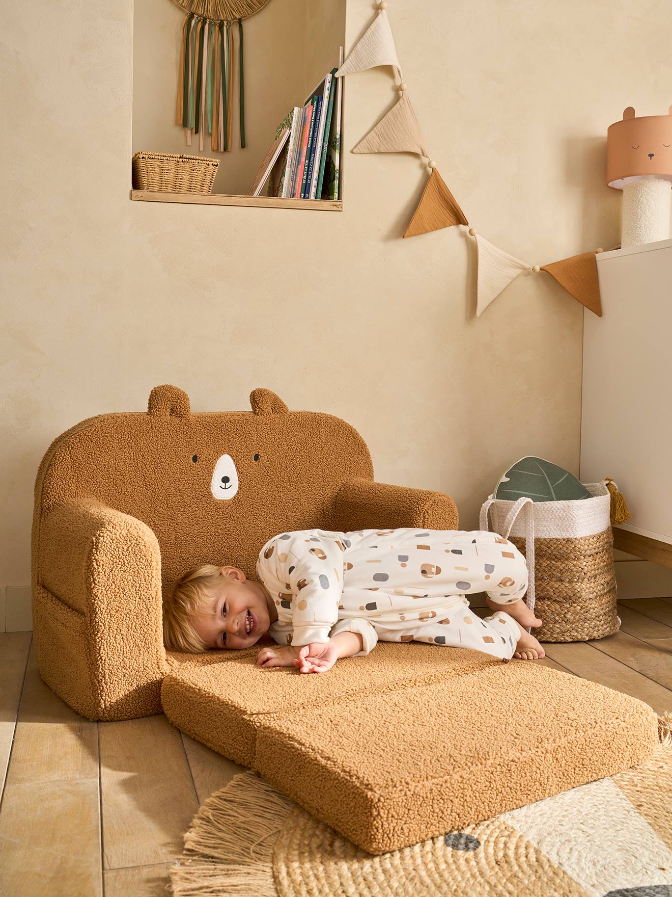 Canapé convertible en mousse et sherpa OURSON camel (Vertbaudet) - Image 2