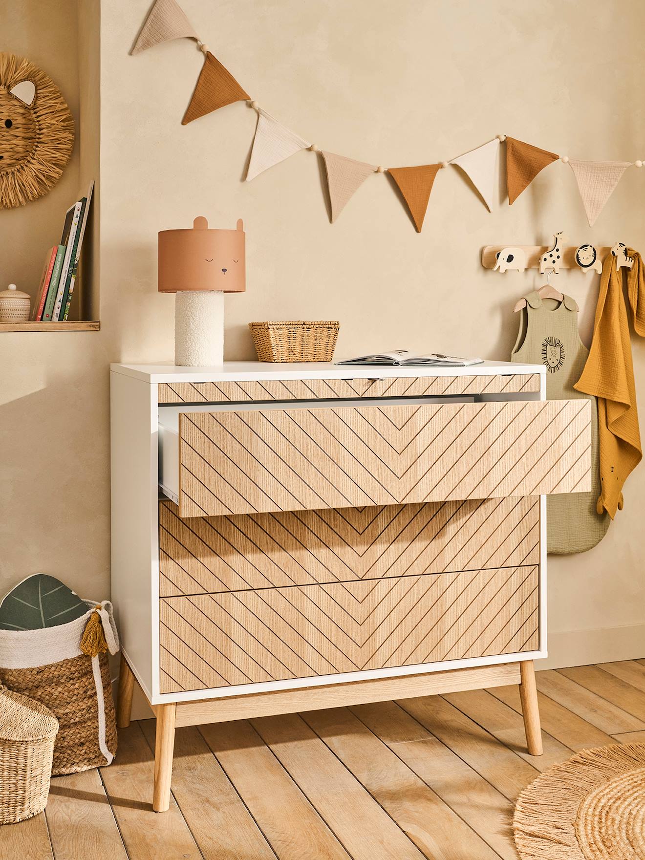 Commode 3 tiroirs LIGNE CHEVRONS bois (Vertbaudet) - Image 1