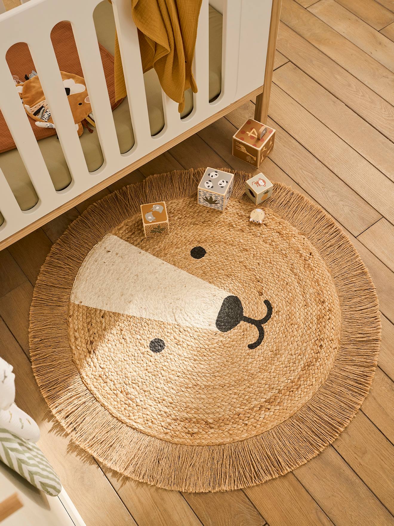 Tapis rond en jute Lion beige doré
