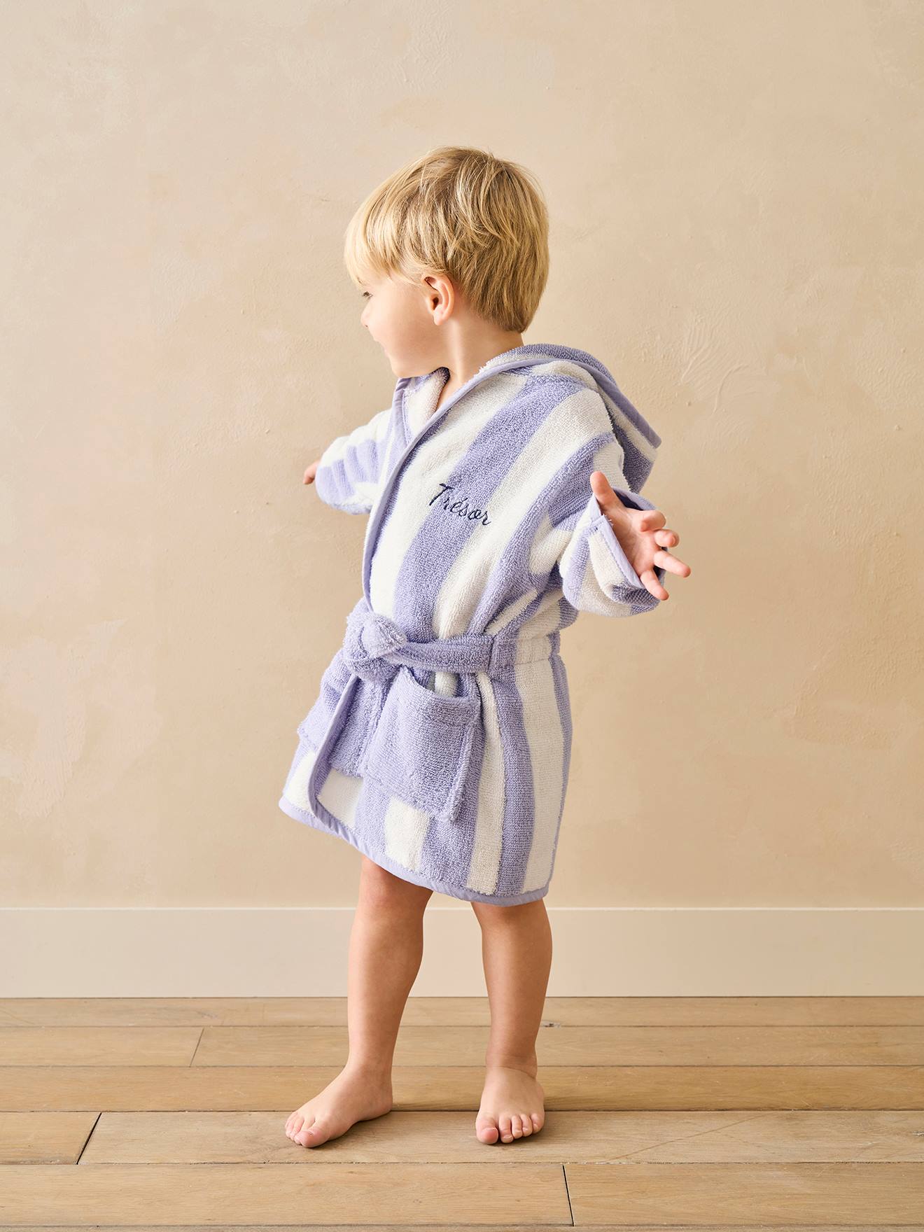 Peignoir de bain Bébé rayures TRANSAT capsule famille personnalisable, avec coton recyclé rayé violet