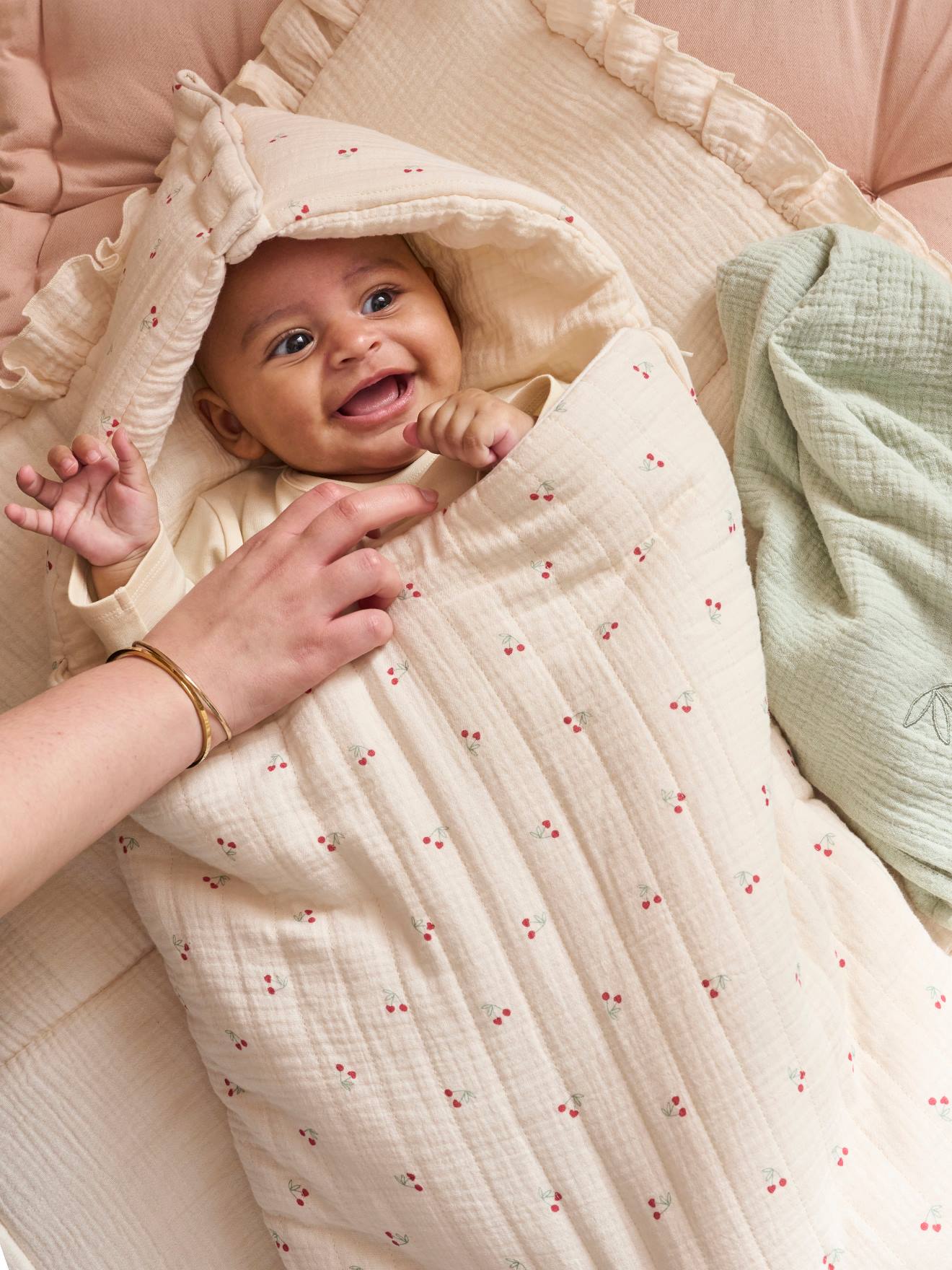 Nid d'ange enveloppant en coton cherry