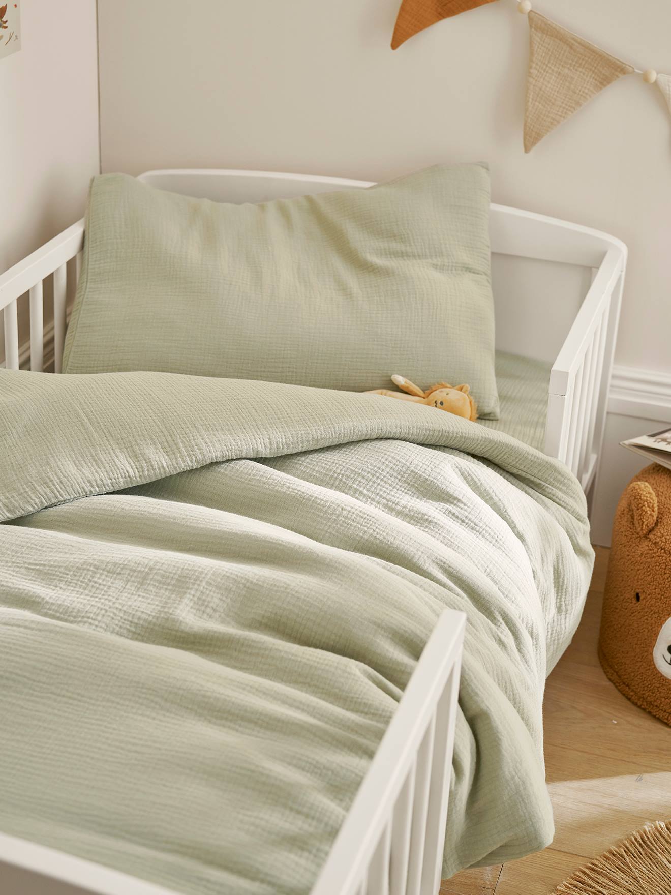 Parure bébé housse de couette + taie d'oreiller unie en gaze de coton Bio* vert sauge