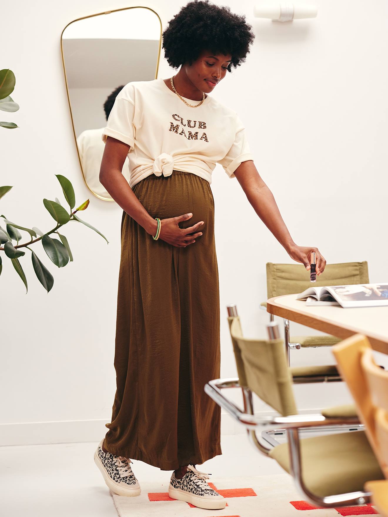 Pantalon fluide et large de grossesse olive