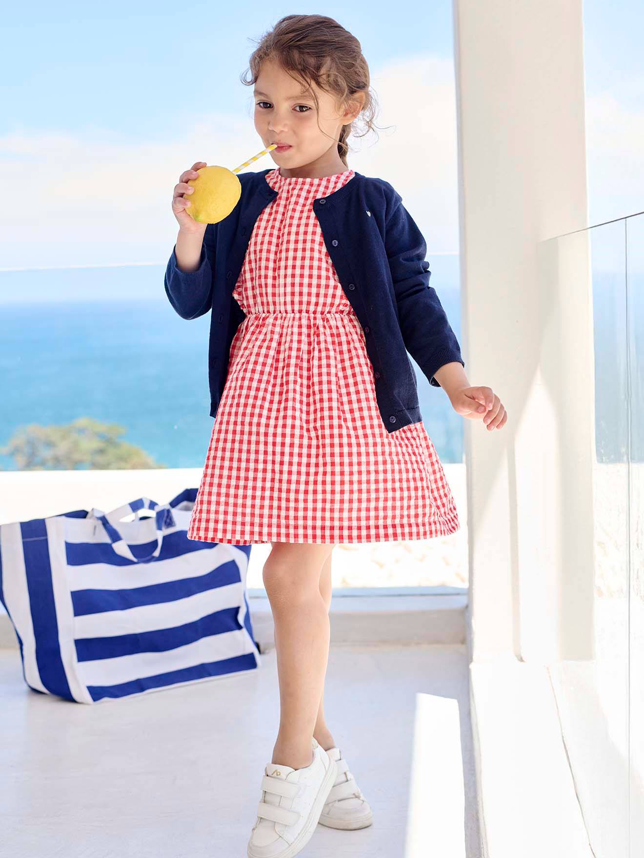 Robe fille en seersucker manches volantes carreaux rouge 12 €