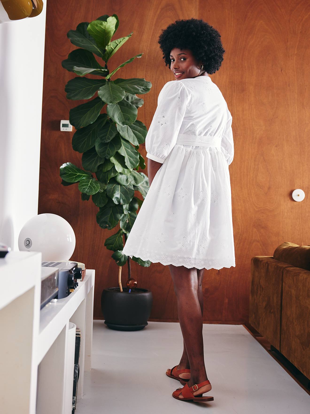 Robe courte broderie anglaise grossesse et allaitement blanc
