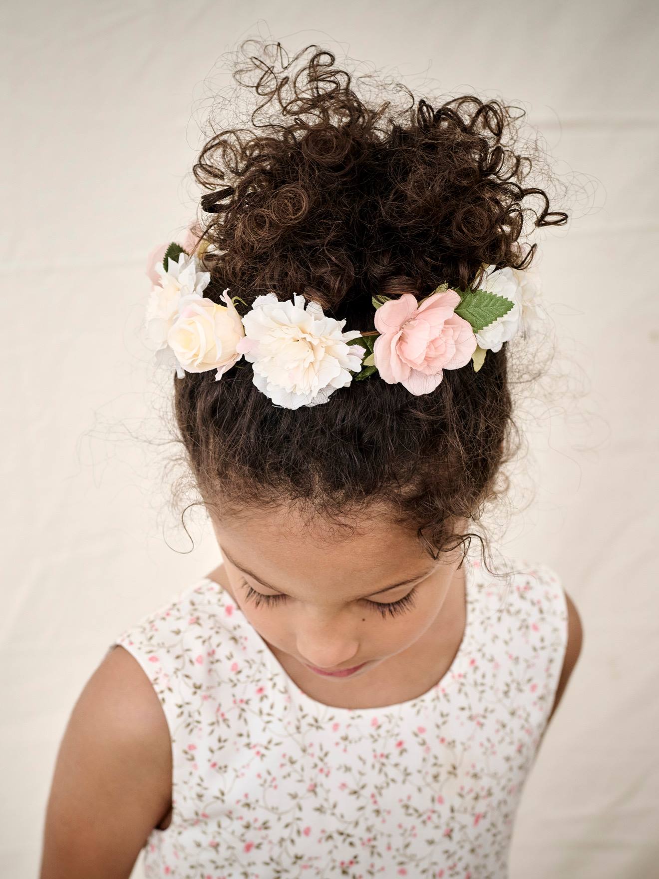 Couronne de fleurs bohême fille pastels et écru