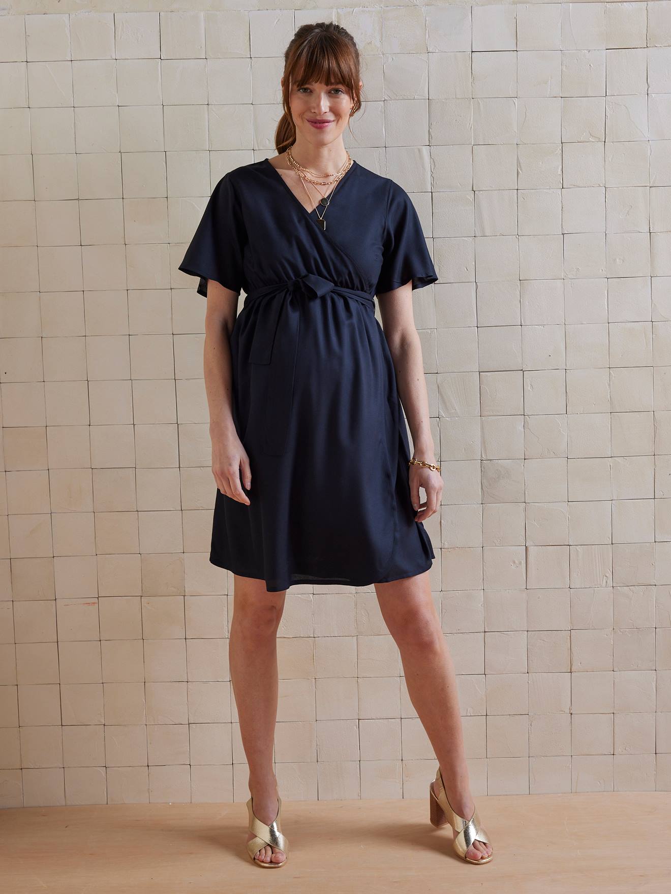 Robe courte fluide portefeuille unie grossesse et allaitement noir