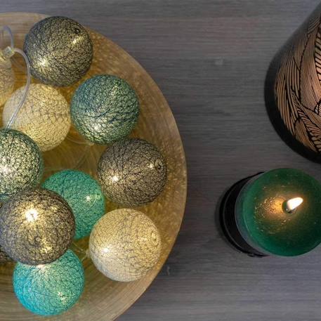 Guirlande boule lumineuse led usb télécommandée Acajou+Arlequin+Bébé+Byzantin+Chocolat+Coton+Églantine+Flocon+Horizon+Licorne+Mangrove+Messopotamia+Minuit+Océan+Ottoman+Princesse+Provence+Romania+Sauvage+Scandinave+Tagada 70 - vertbaudet enfant 