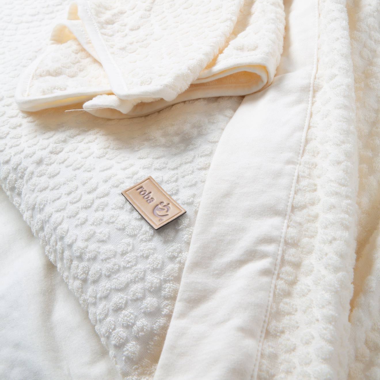 Couverture Enveloppante En Coton Bio Motif Pois En Relief Seashells Ecru (Roba) - Image 2