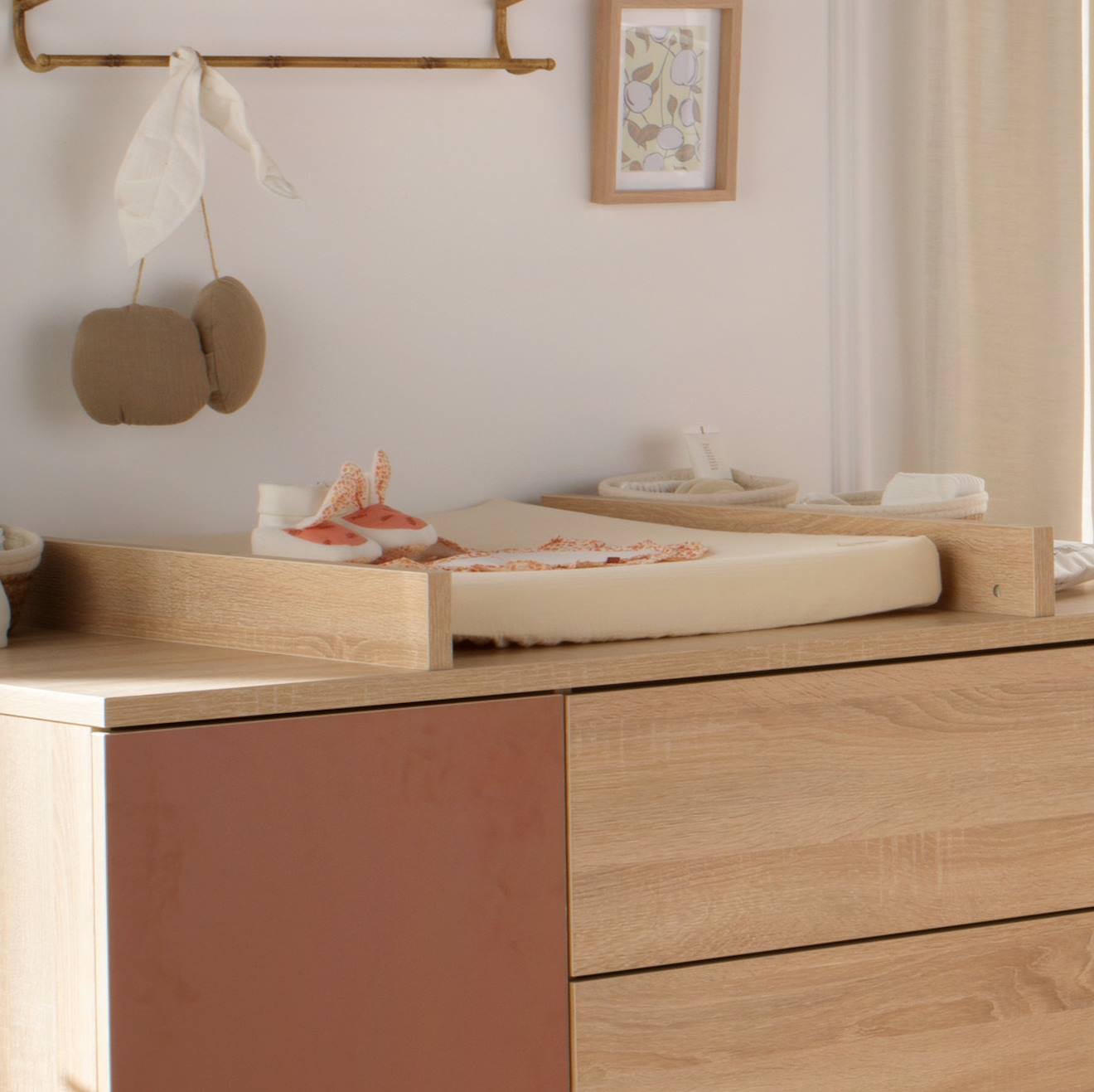Matelas À Langer Avec Sa Housse En Double Gaze De Coton Et Sa Serviette - Uni Sauge Beige (Sauthon) - Image 3