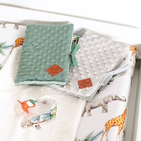 Protège carnet de santé en minky Bleu+Camel+Denim+Écru+Gris+Rose+Vert émeraude 22 - vertbaudet enfant 