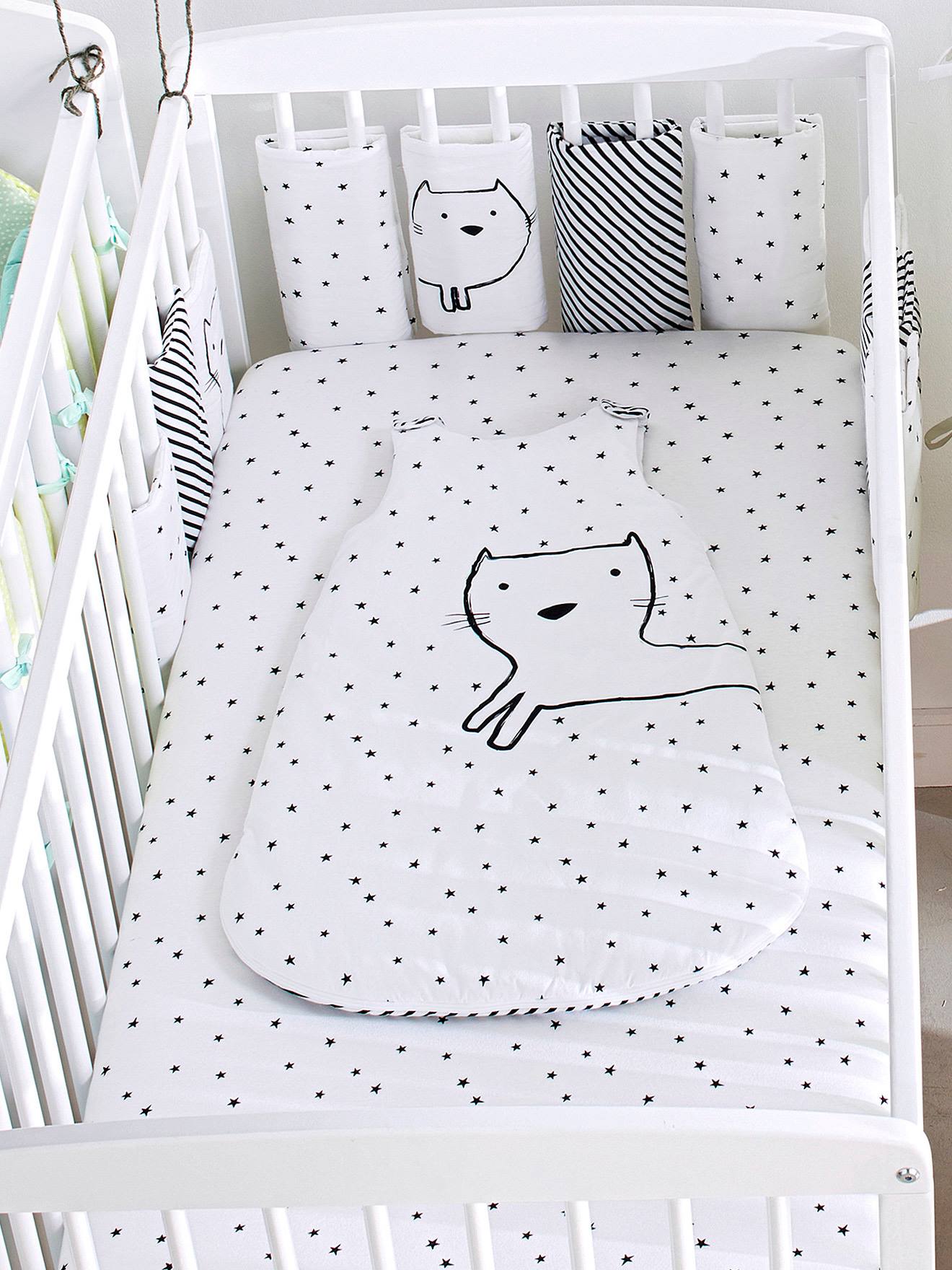 Lot de 2 draps-housses bébé en jersey extensible imprimé étoiles gris chiné/blanc (Vertbaudet) - Image 2