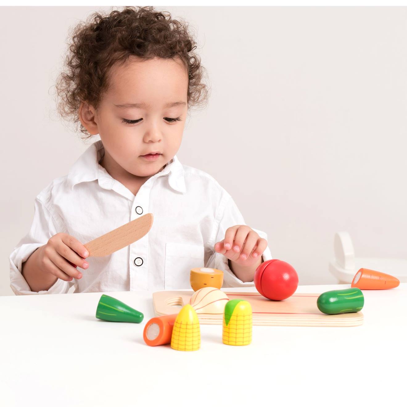 Légumes En Bois À Découper Beige (New Classic Toys) - Image 2