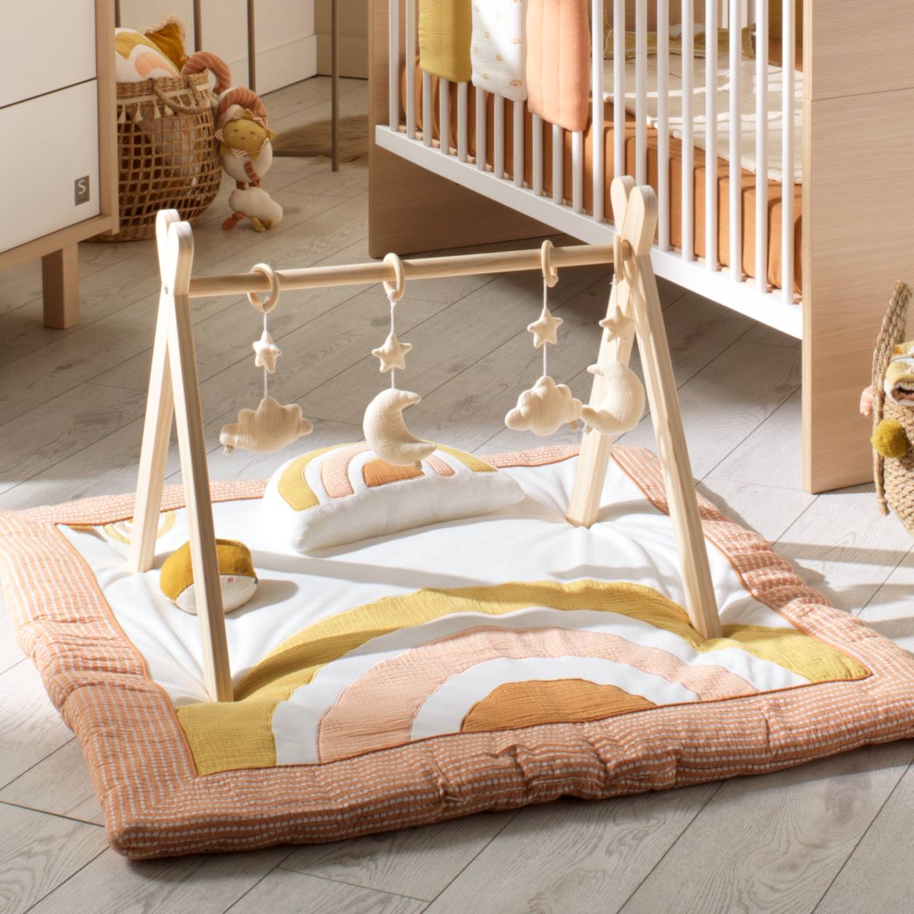 Arche D'éveil Bois Avec 4 Jouets - Uni Sauge Beige (Sauthon) - Image 1