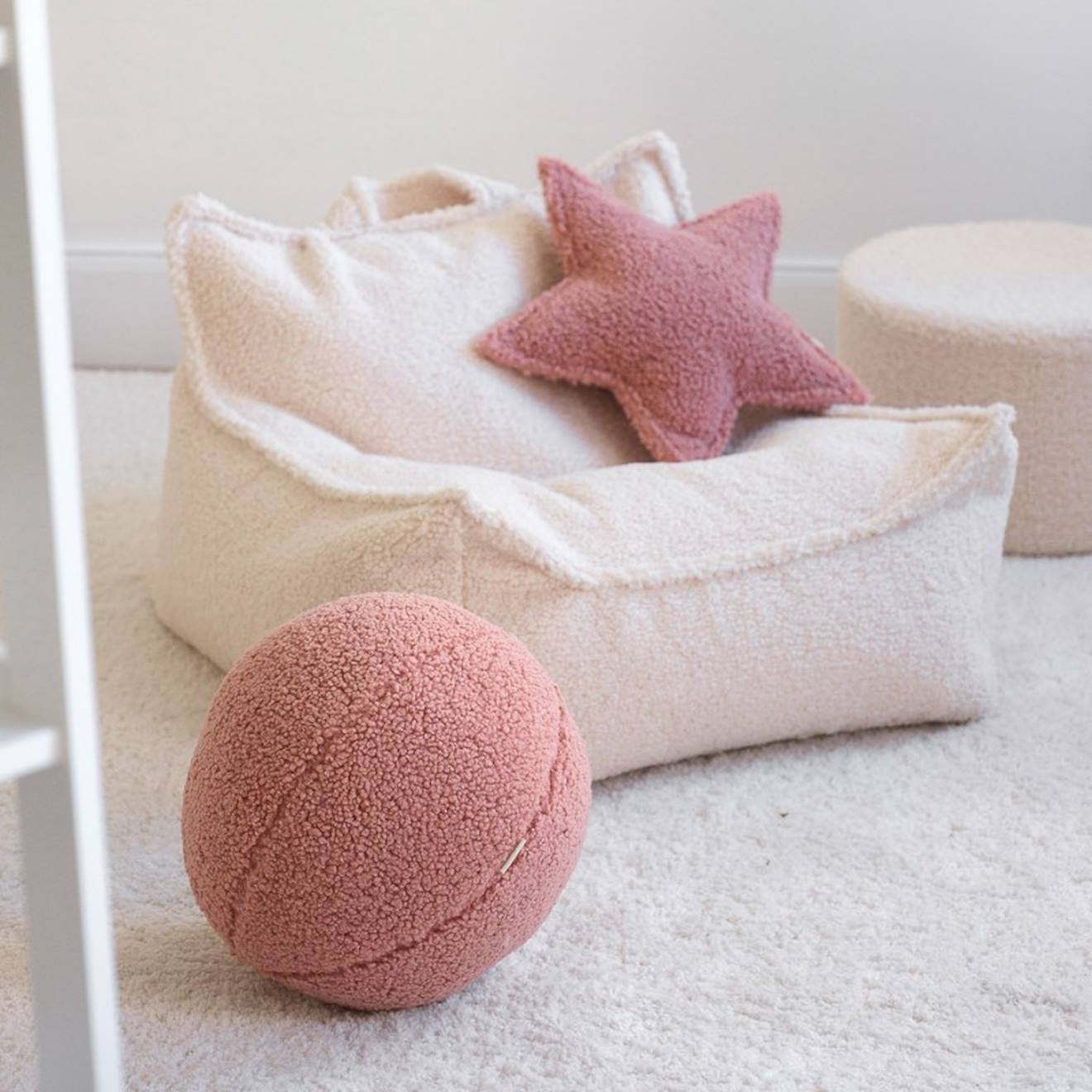 Wigiwama - Coussin Enfant Bouclette Ball Guava Pink