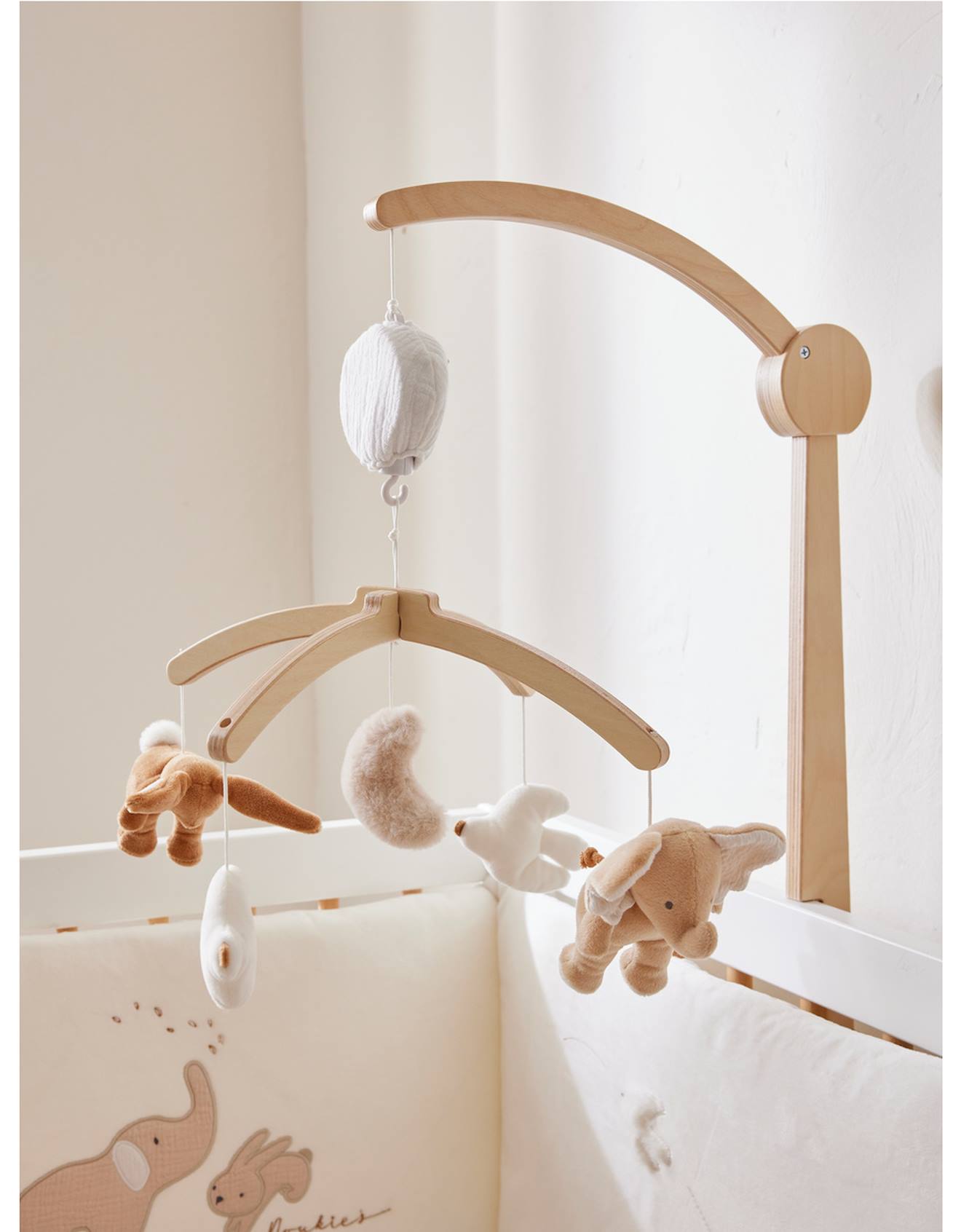 Mobile Musical Bras En Bois - Bali Moka & Snow Ecru (Noukie's) - Image 1